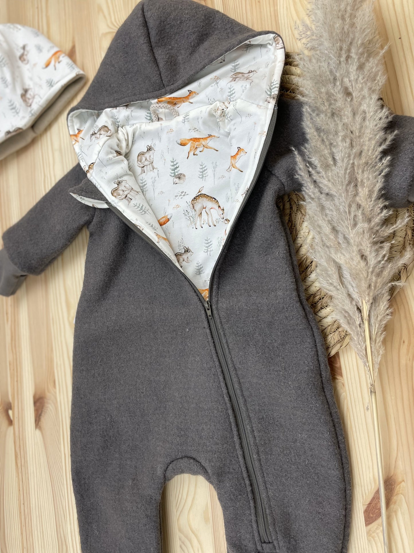 Wollwalkoveral Taupe Waldtiere braun