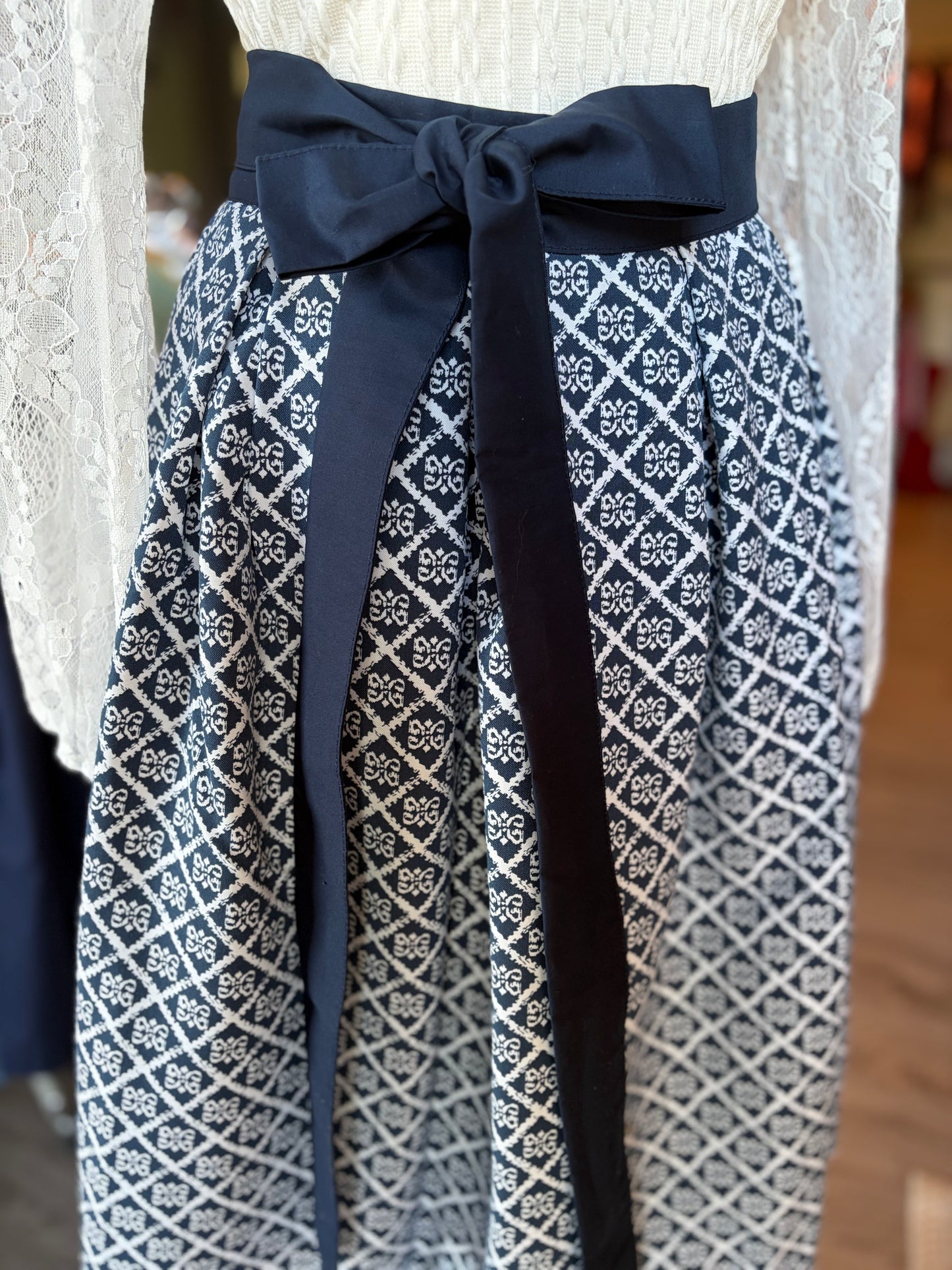 Wickelrock Damen – Eleganter Trachtenrock | Lieblingsnaht