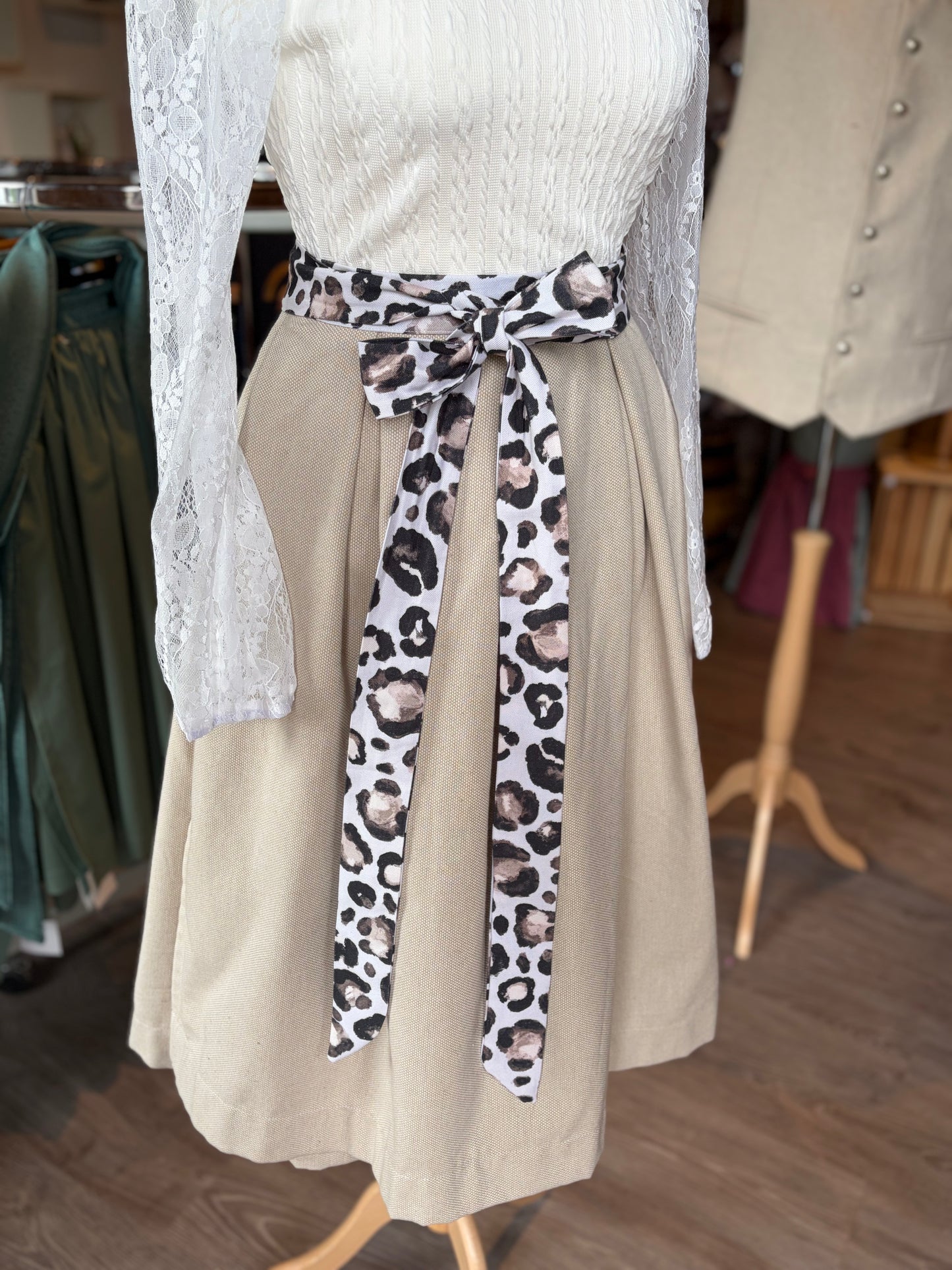 Wickelrock Damen – Eleganter Trachtenrock | Lieblingsnaht